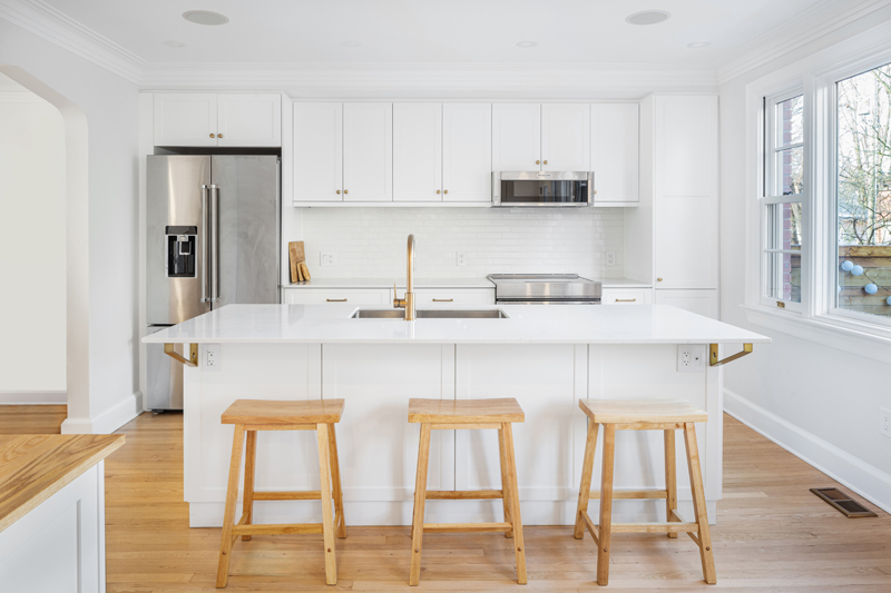 Classic new kitchen in an Ottawa home renovation in Rideau Gardens